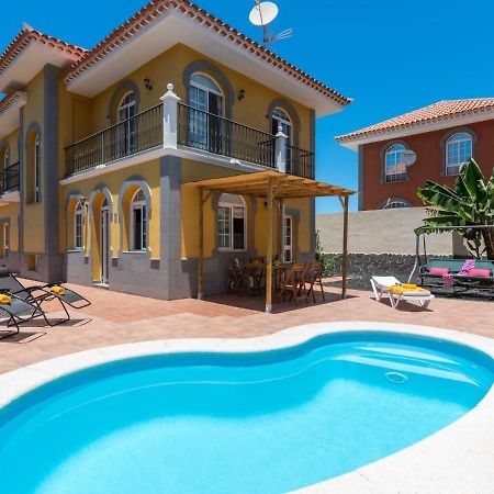 أذيخي Amazing Villa Viktoria! Pool Big Garden المظهر الخارجي الصورة